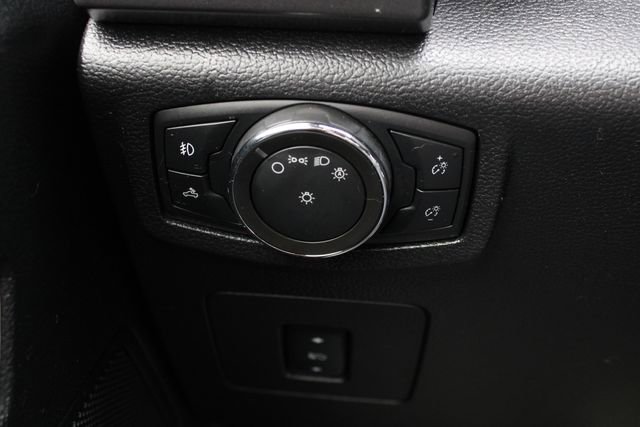 Used 2017 Ford F150 XLT w/ Equipment Group 302A Luxury AWD/4WD image 9