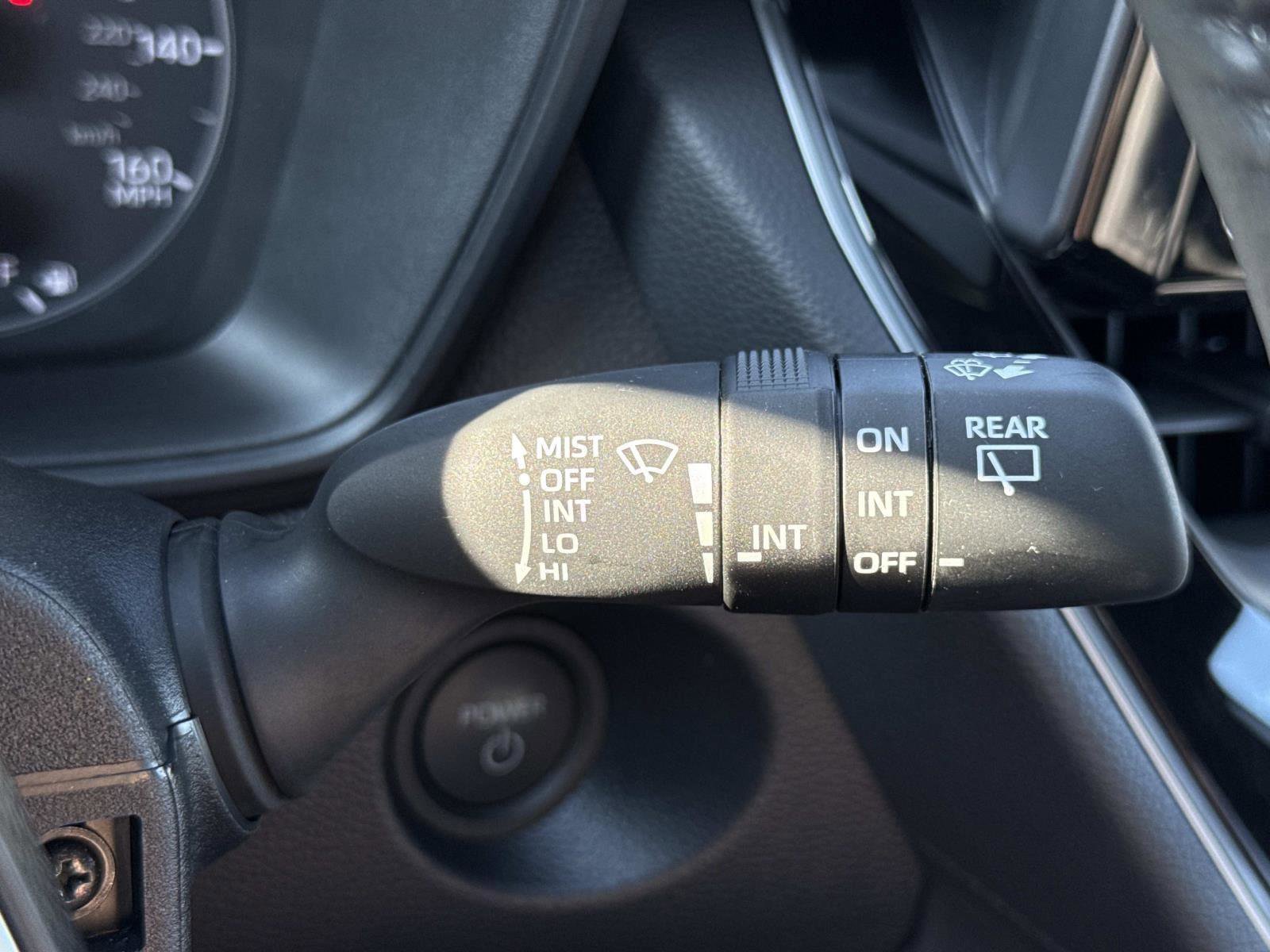 Used 2024 Toyota Corolla Cross SE image 11