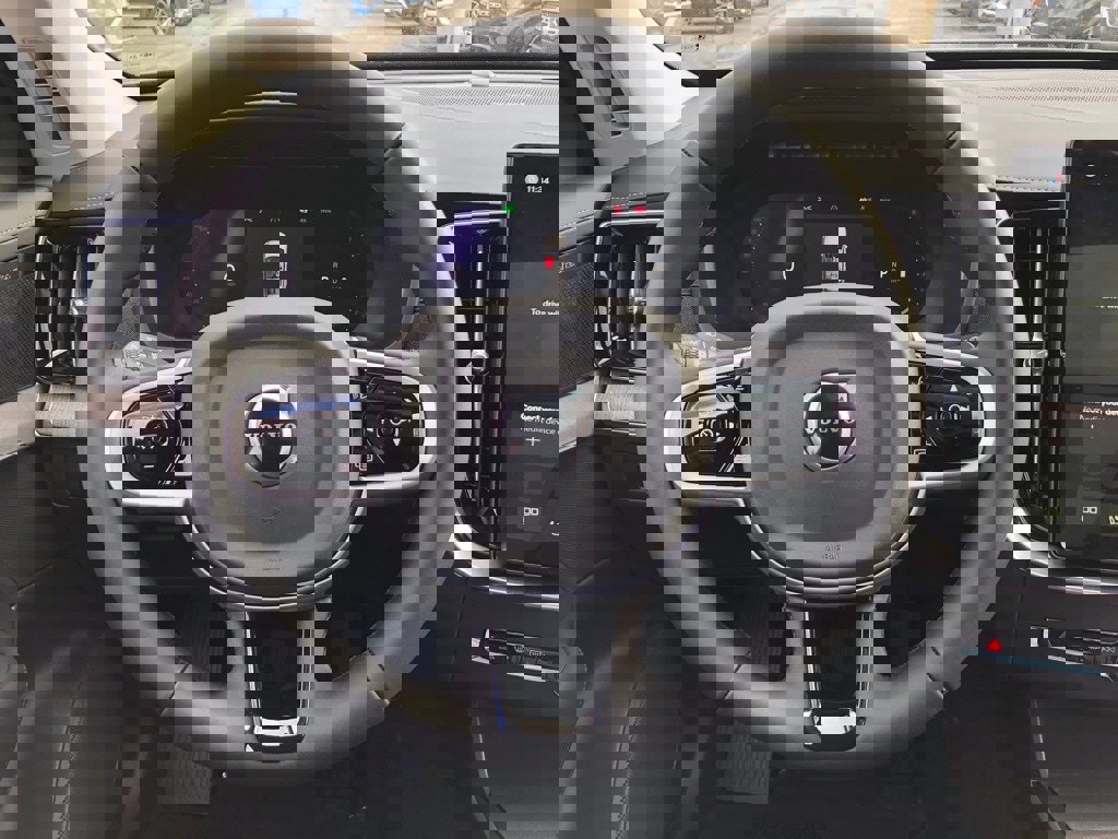 New 2026 Volvo XC90 B6 Ultra w/ Protection Package image 19