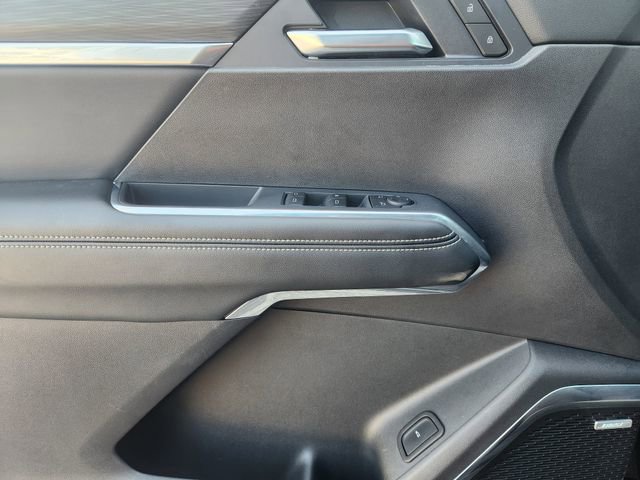 Used 2025 GMC Acadia Elevation FWD image 17