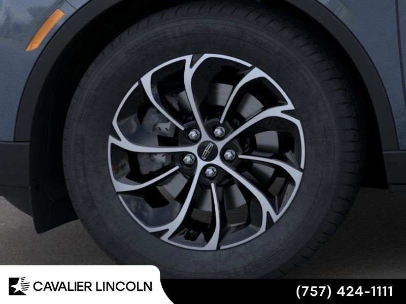 Used 2026 Lincoln Nautilus Premier AWD/4WD image 19