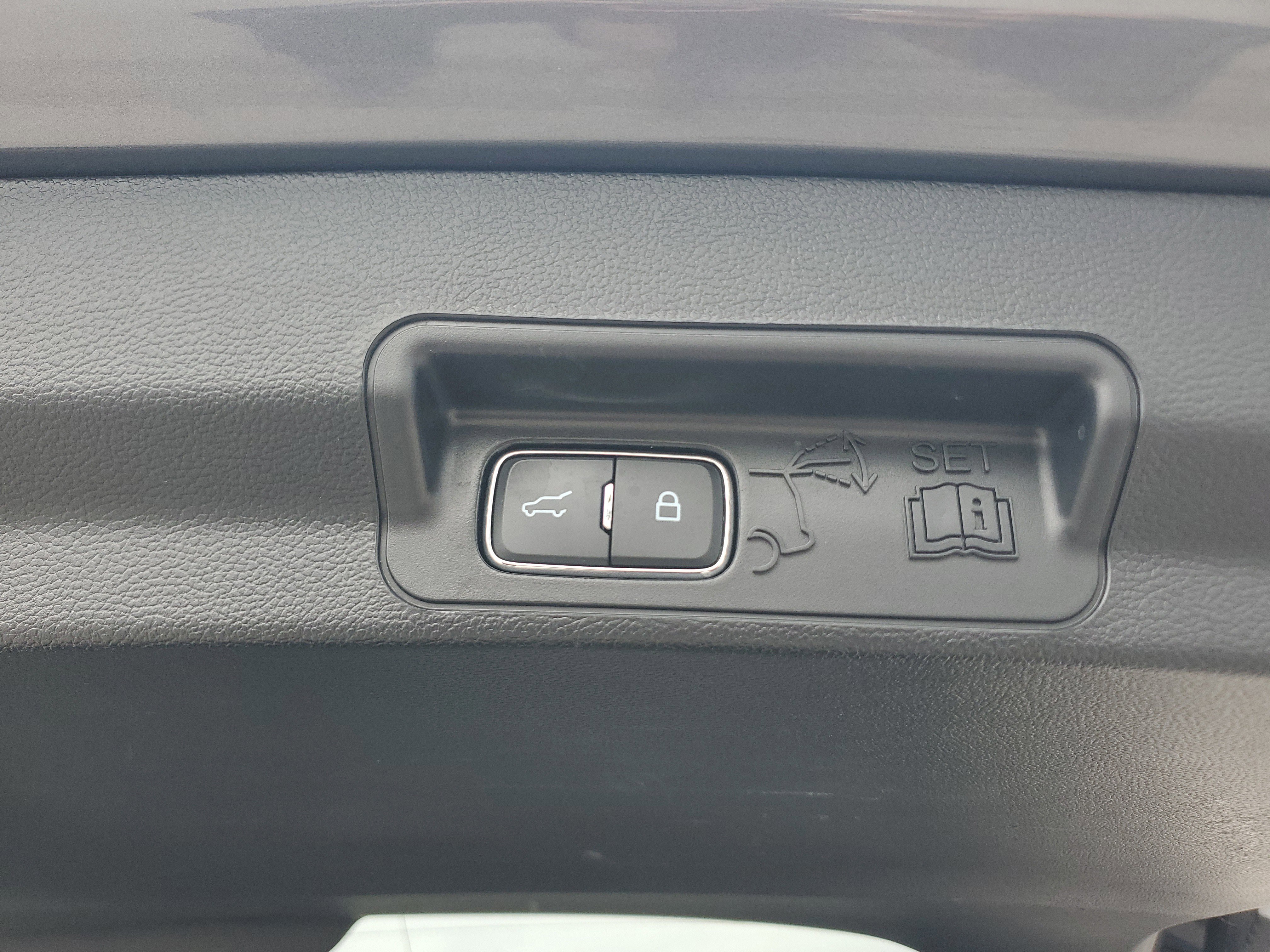 Used 2023 Ford Explorer ST-Line w/ Class IV Trailer Tow Package image 17