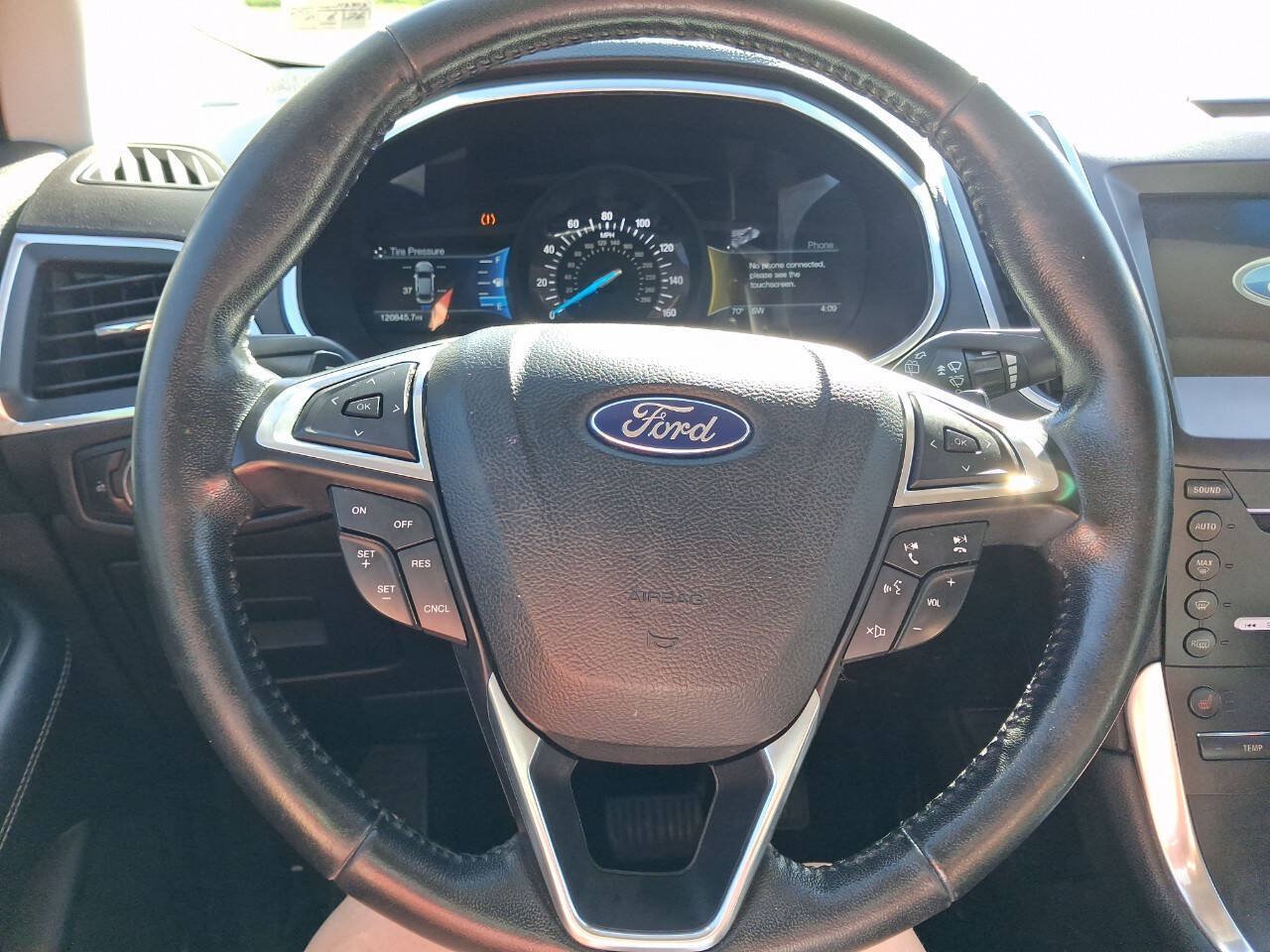 Used 2017 Ford Edge Titanium w/ Technology Package AWD/4WD image 28