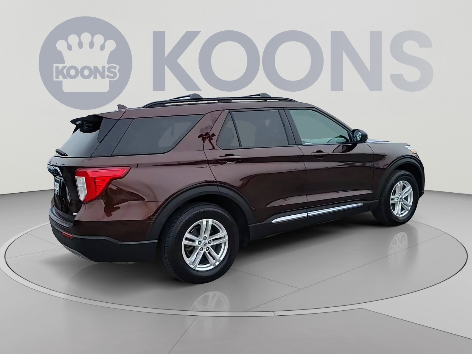 Used 2020 Ford Explorer XLT w/ Equipment Group 202A AWD/4WD image 12