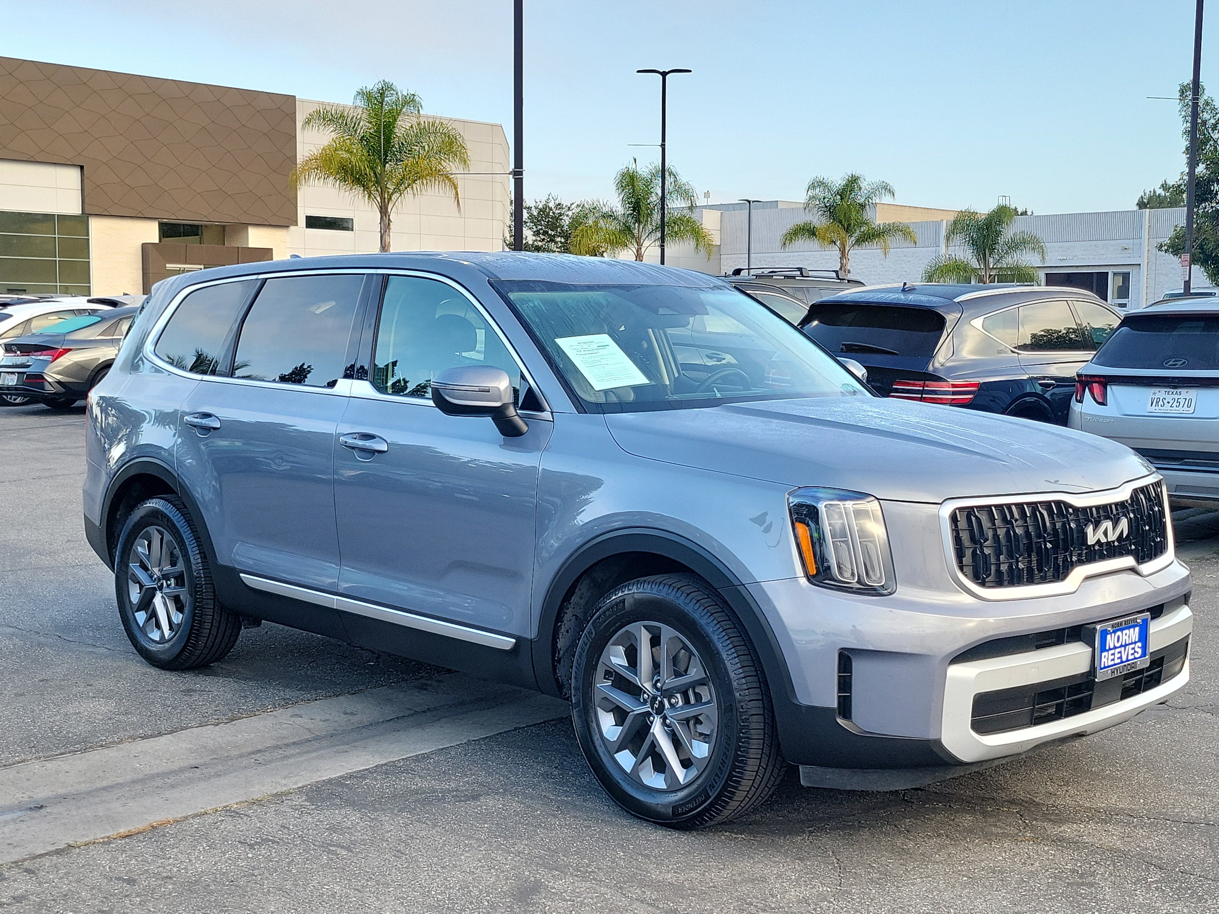 Used 2025 Kia Telluride LX FWD image 28