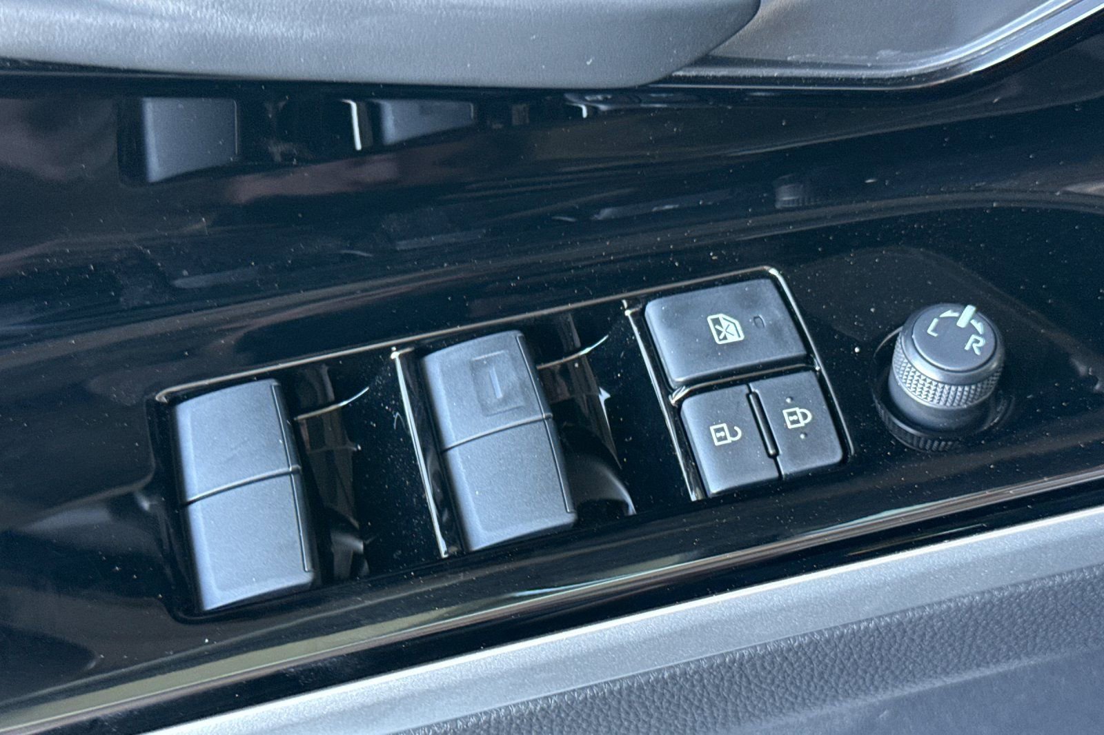 Certified 2025 Toyota bZ4X AWD w/ Weather Package image 14