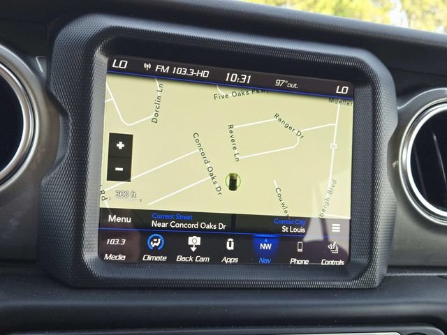Used 2019 Jeep Wrangler Unlimited Sahara w/ Dual Top Group AWD/4WD image 26