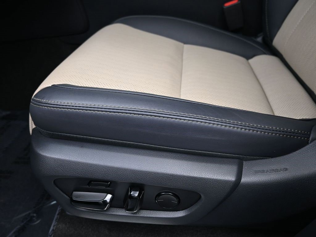 Used 2025 Lexus GX 550 image 6