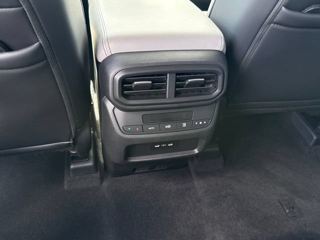 Used 2025 Honda Pilot Touring image 25