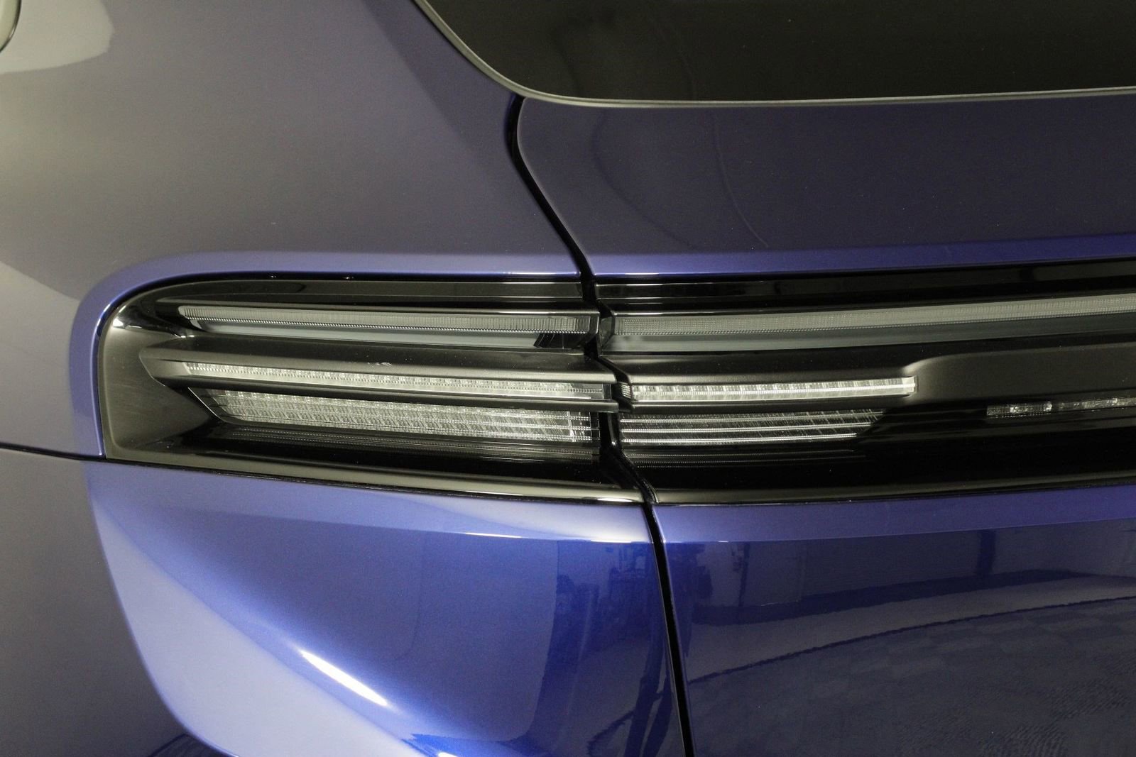 Certified 2025 Porsche Macan 4 Electric AWD/4WD image 21