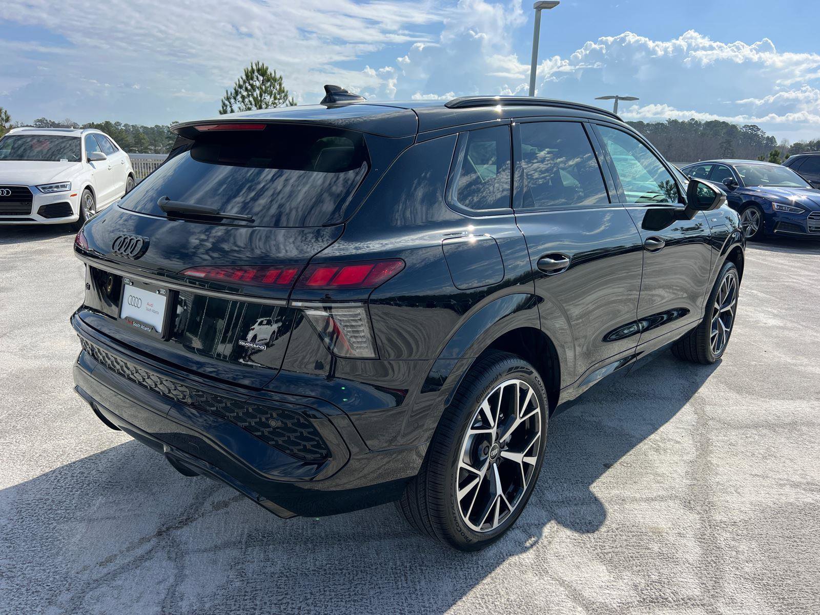 New 2026 Audi Q3 quattro 2.0T AWD/4WD image 5
