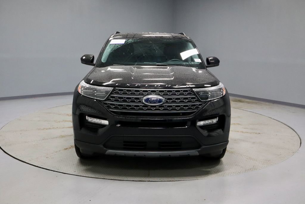 Certified 2024 Ford Explorer XLT w/ Equipment Group 202A AWD/4WD image 6
