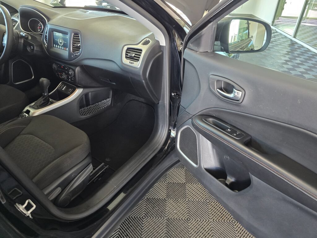 Used 2020 Jeep Compass Sport FWD image 33