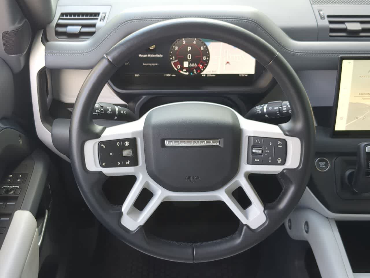 Certified 2025 Land Rover Defender 110 X-Dynamic SE AWD/4WD image 23