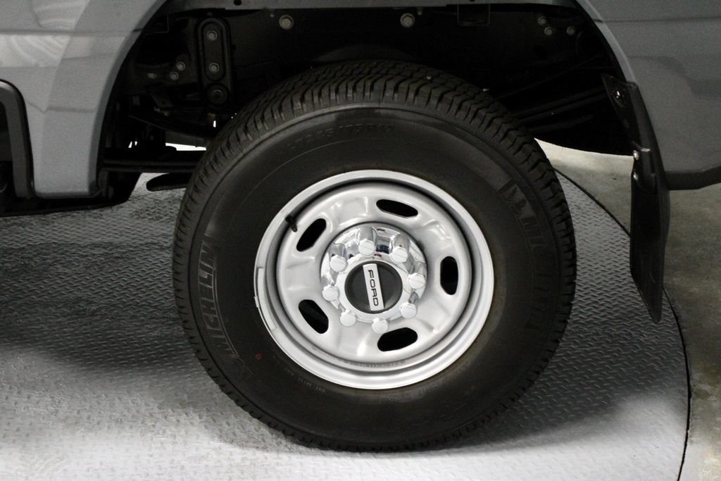 Certified 2025 Ford F250 XL AWD/4WD image 19