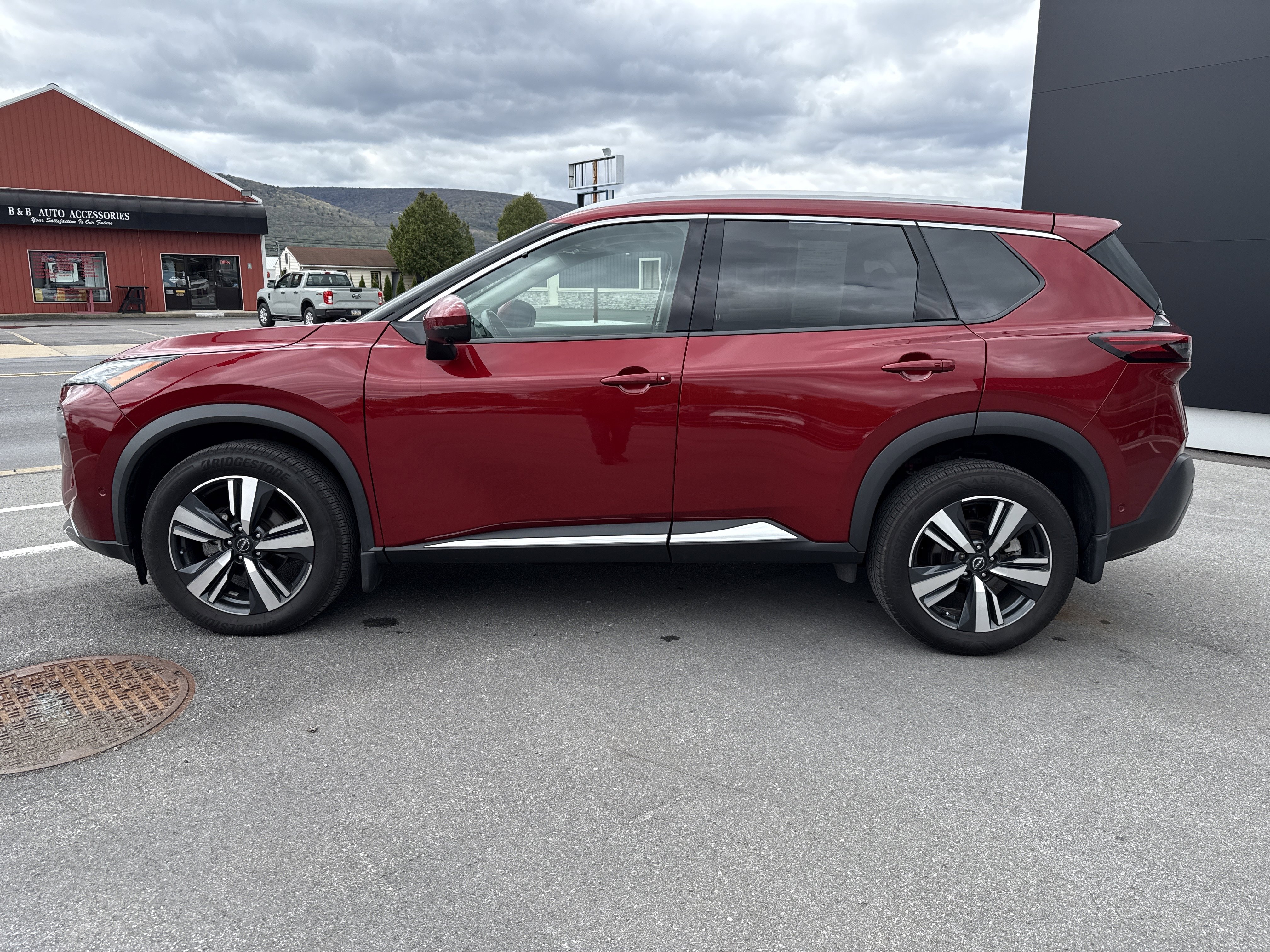 Used 2023 Nissan Rogue SL w/ SL Premium Package AWD/4WD image 7
