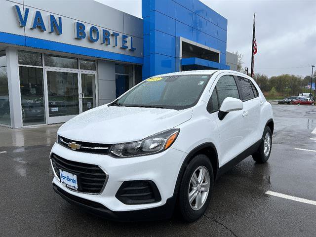 Used 2021 Chevrolet Trax LS w/ Tint and Cruise Package FWD image 1