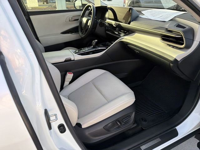 Certified 2024 Toyota Crown AWD/4WD image 28