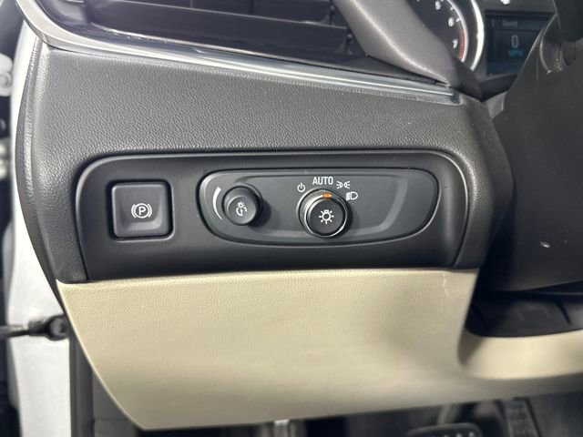 Used 2019 Buick Enclave Essence image 19