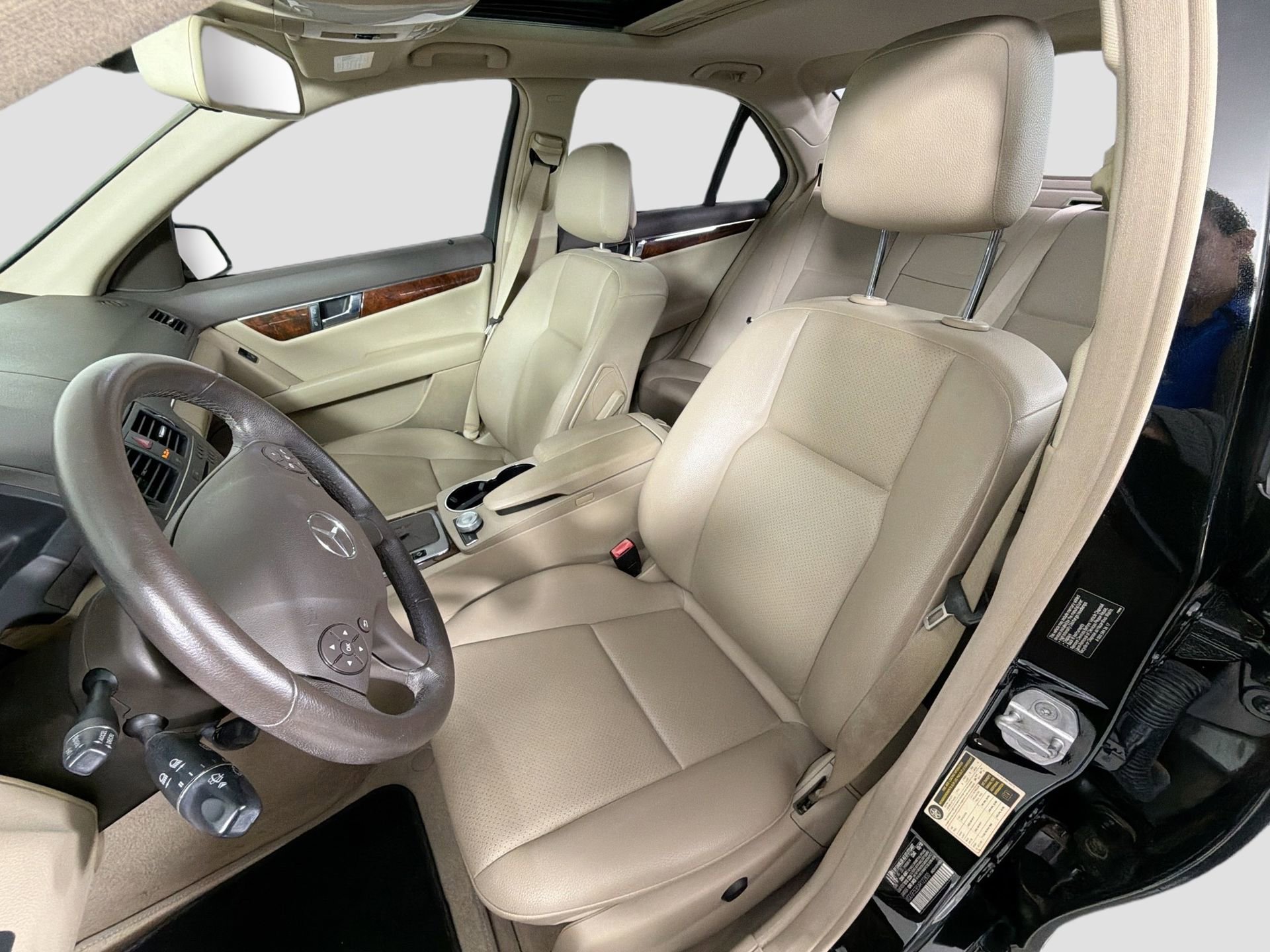 Used 2010 Mercedes-Benz C 300 Sedan image 18