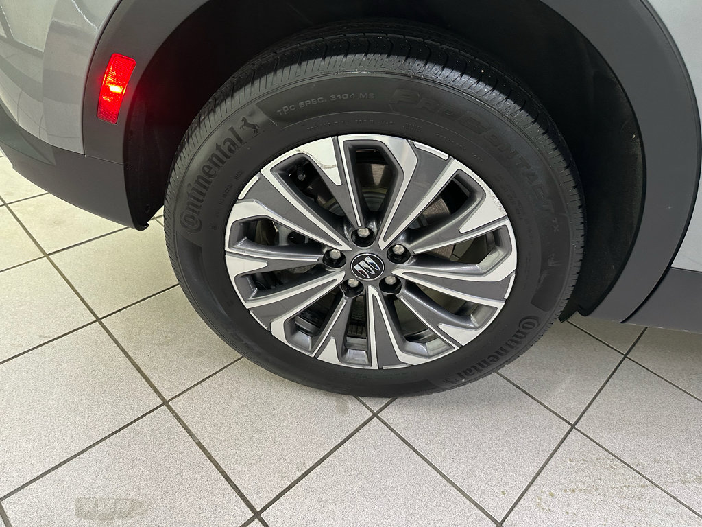 Used 2025 Buick Envision Preferred AWD/4WD image 13