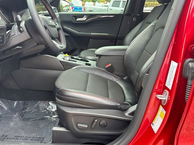 Used 2024 Ford Escape ST-Line w/ Tech Pack #1 FWD image 9