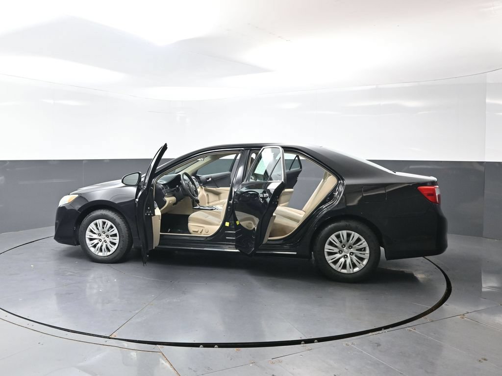Used 2014 Toyota Camry LE FWD image 51