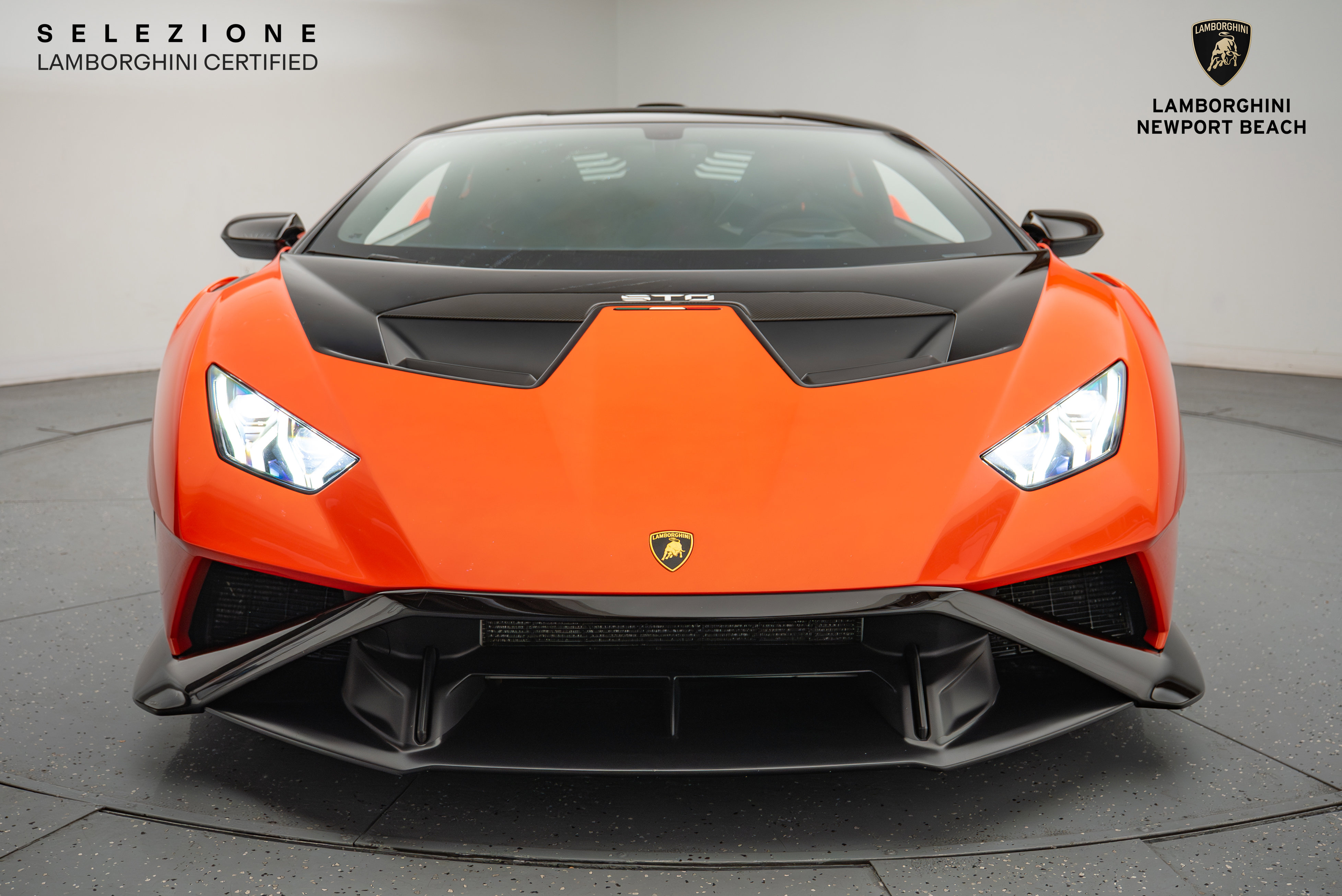 Used 2022 Lamborghini Huracan STO image 13
