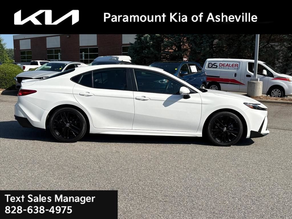 Used 2025 Toyota Camry SE w/ Convenience Package FWD image 7