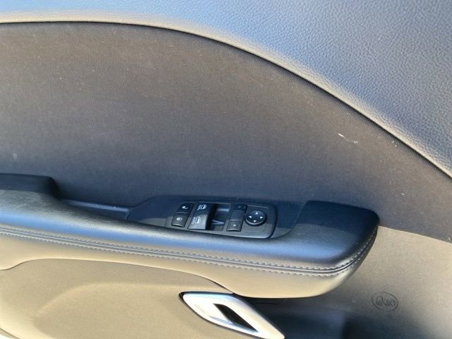 Used 2022 Dodge Challenger SXT w/ Driver Convenience Group RWD image 17