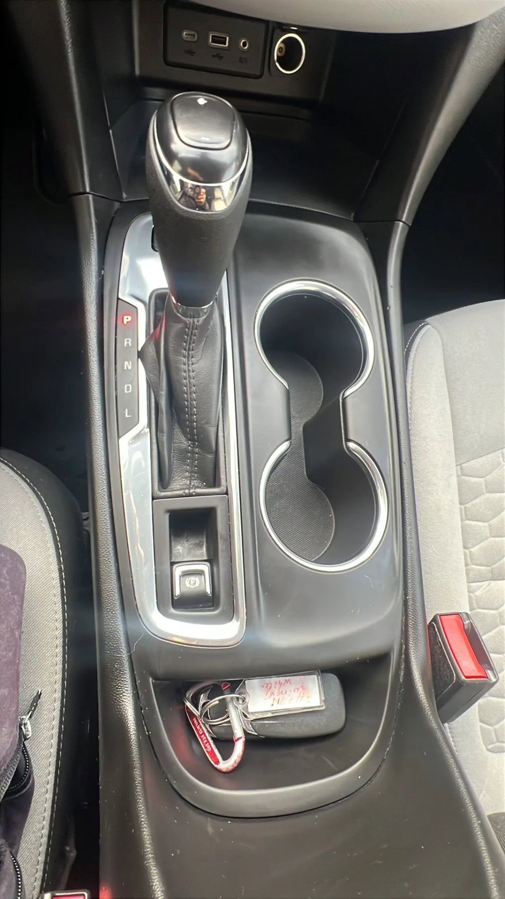 Used 2020 Chevrolet Equinox LT w/ Driver Convenience Package image 17