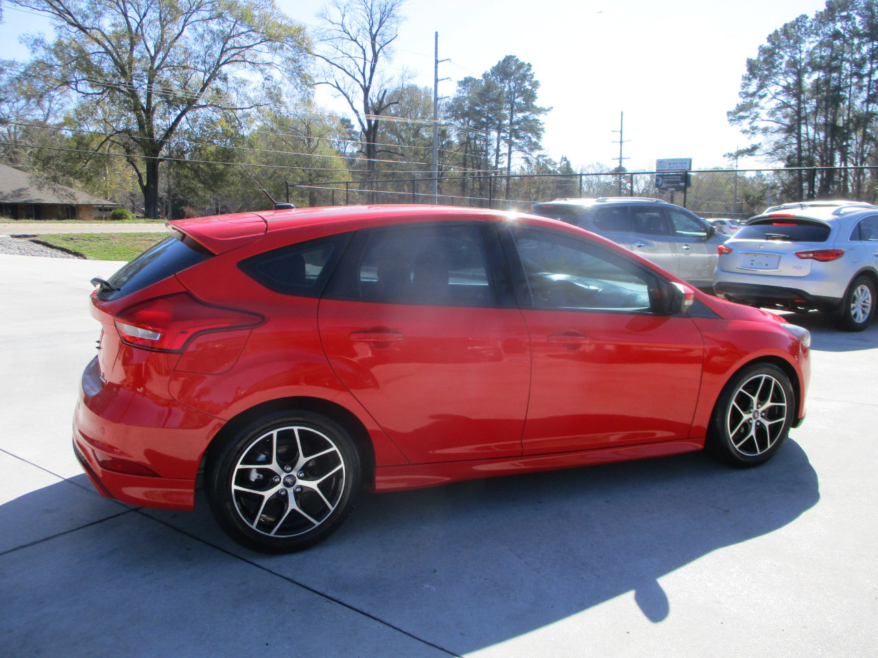 Used 2015 Ford Focus SE w/ SE Sport Package image 8