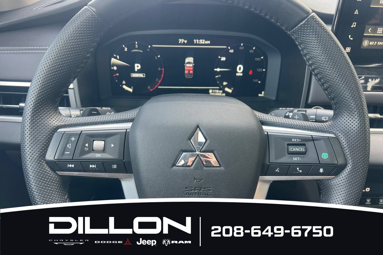 Used 2025 Mitsubishi Outlander SE AWD/4WD image 24