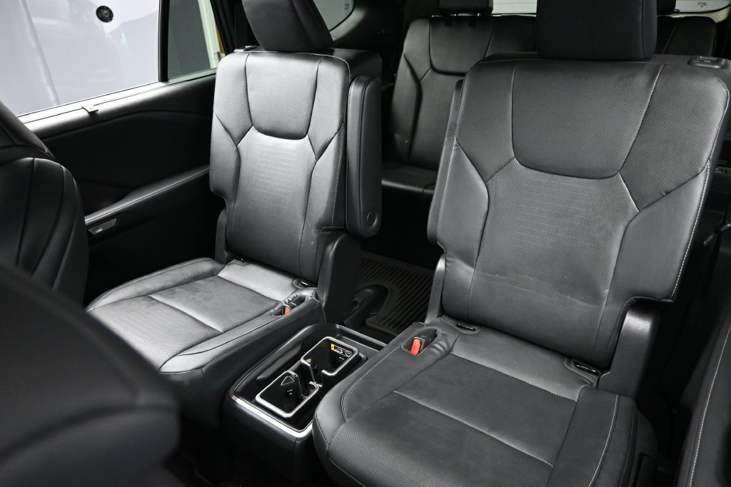 Used 2025 Lexus TX 500h AWD w/ Technology Package image 19