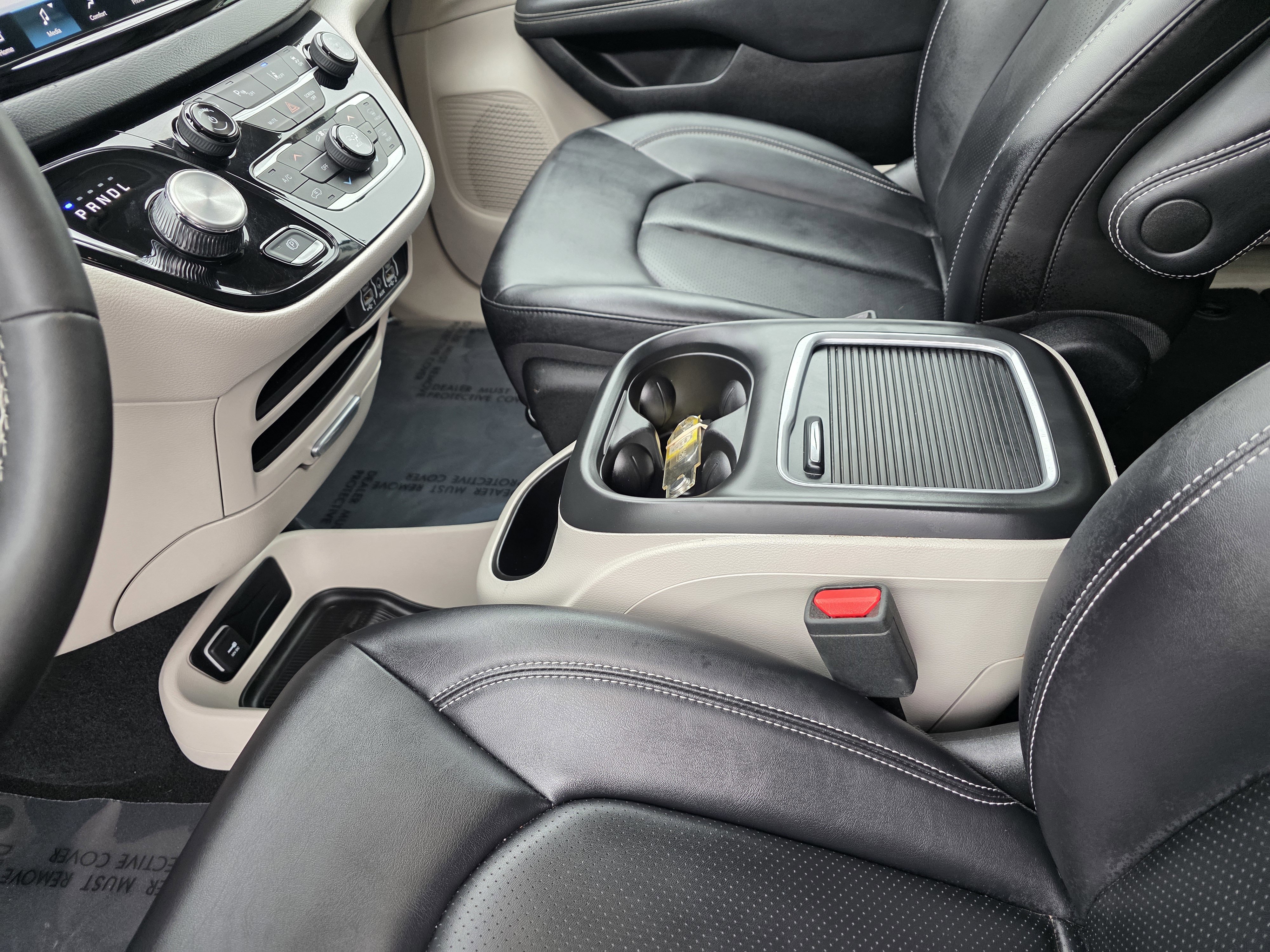 Certified 2024 Chrysler Pacifica Touring-L image 14