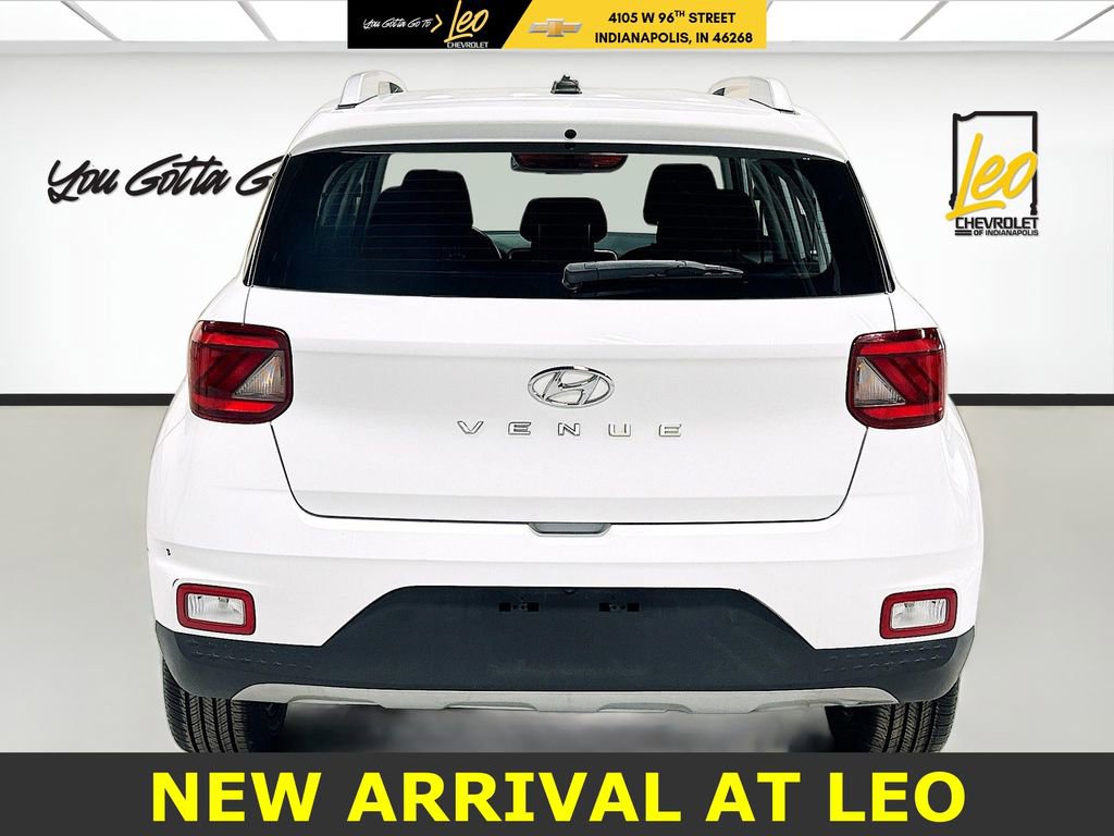 Used 2023 Hyundai Venue SEL image 6