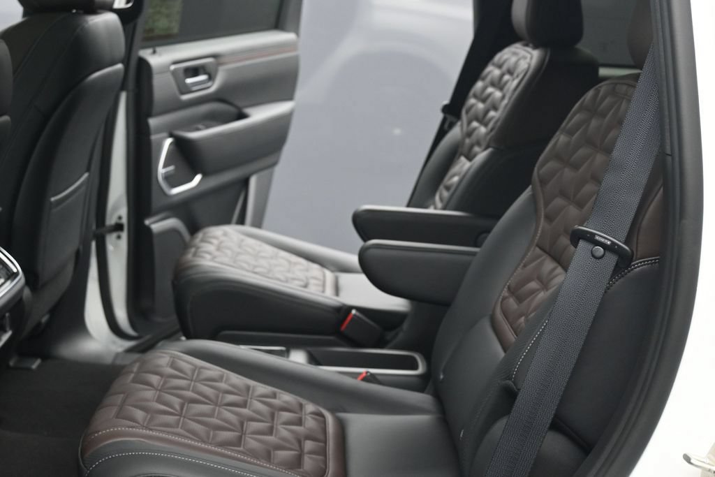 New 2026 Nissan Armada Platinum w/ Accent Package AWD/4WD image 22