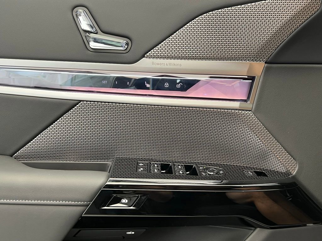New 2026 BMW 740i image 21