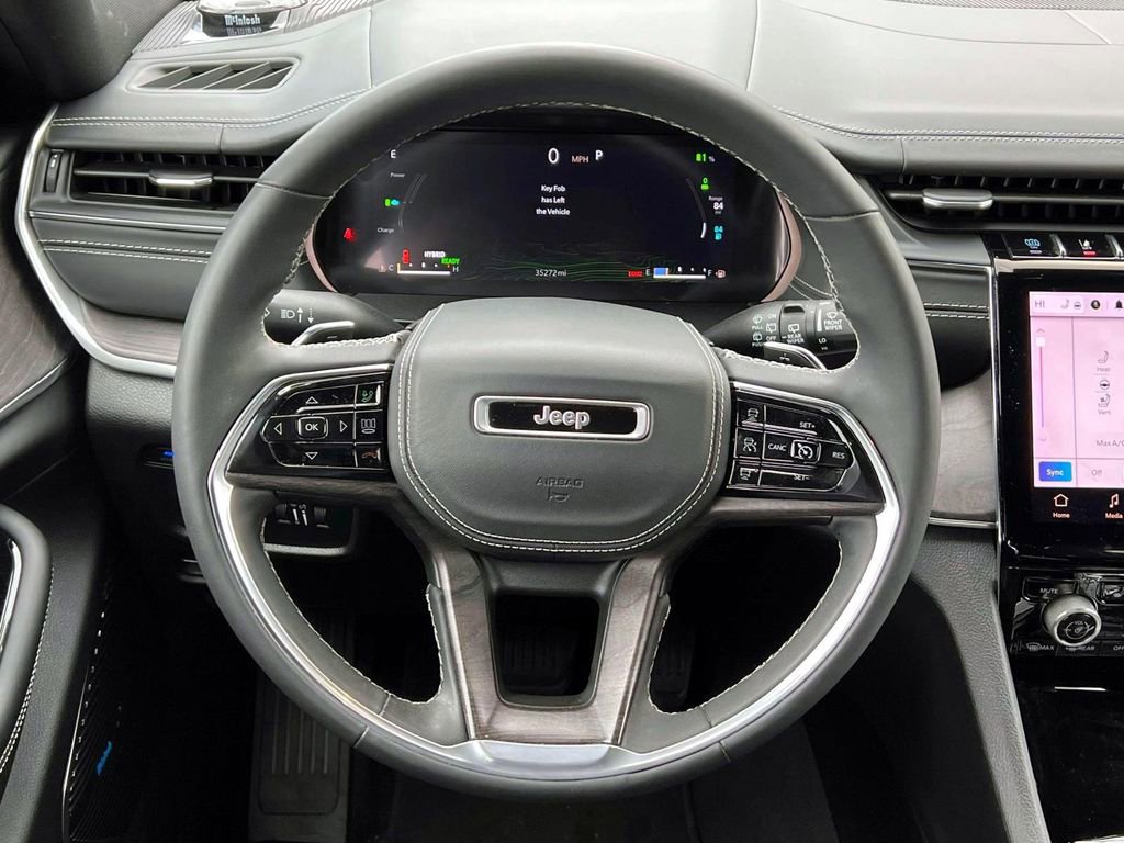 Used 2022 Jeep Grand Cherokee Overland image 13