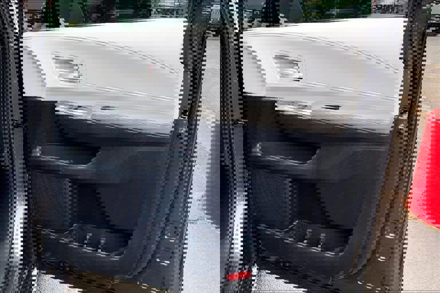 Used 2025 Toyota Sienna LE image 23