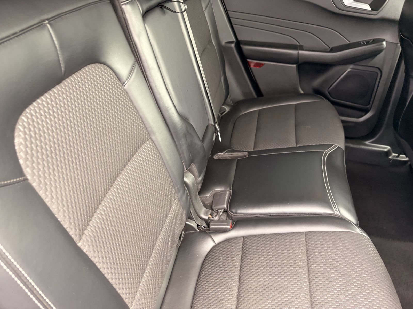 Used 2023 Ford Escape SE FWD image 14