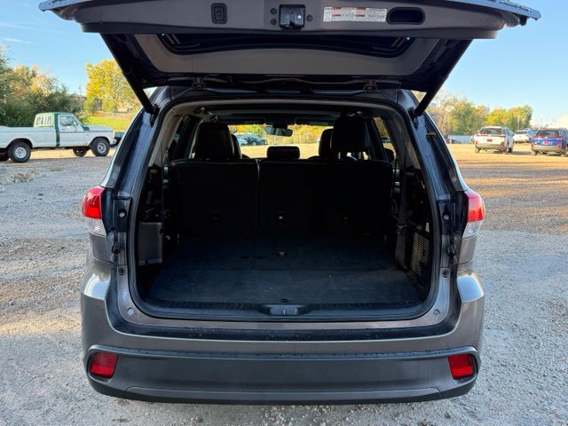 Used 2018 Toyota Highlander XLE AWD/4WD image 13