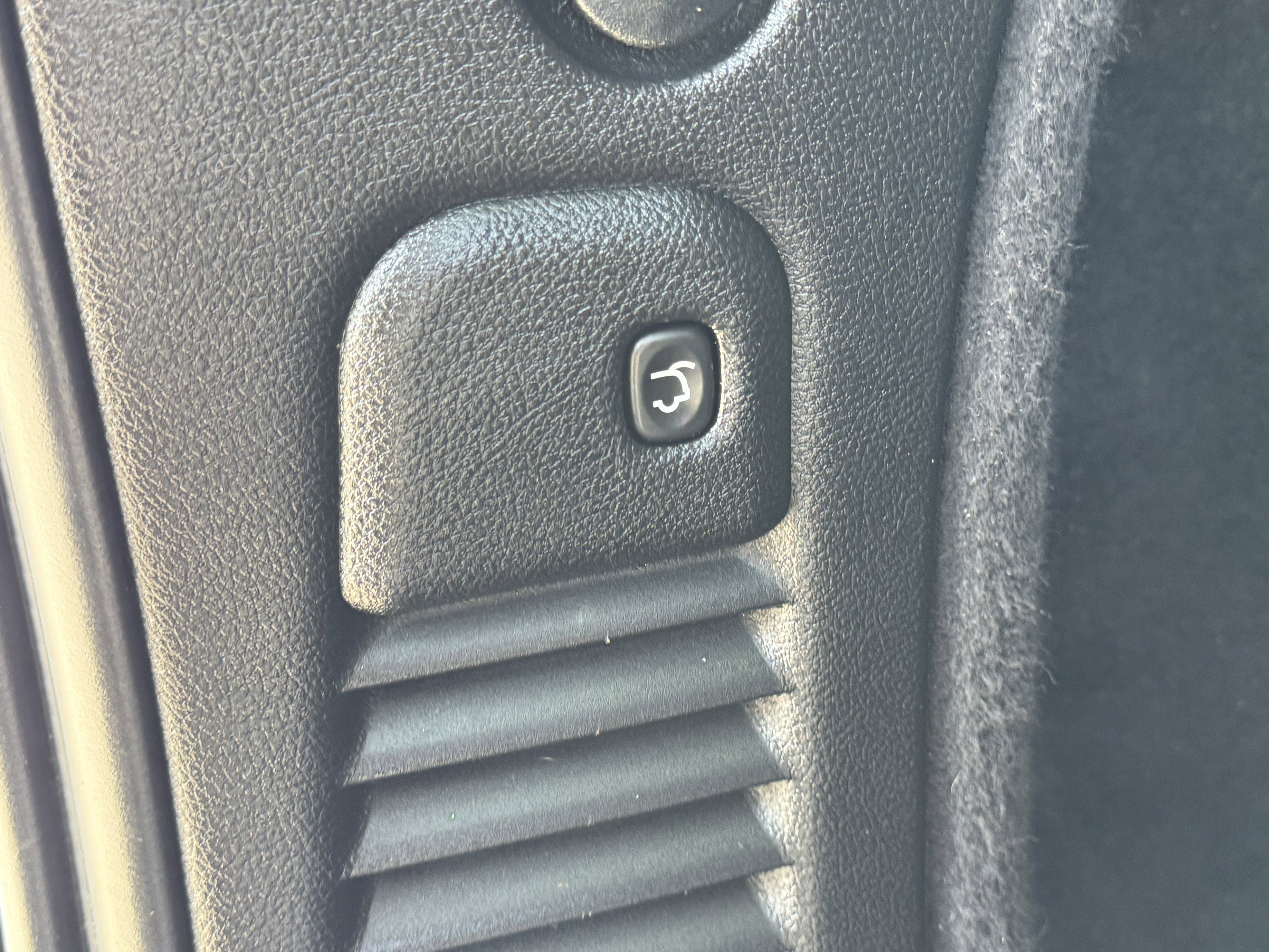 Used 2025 Dodge Durango GT image 10