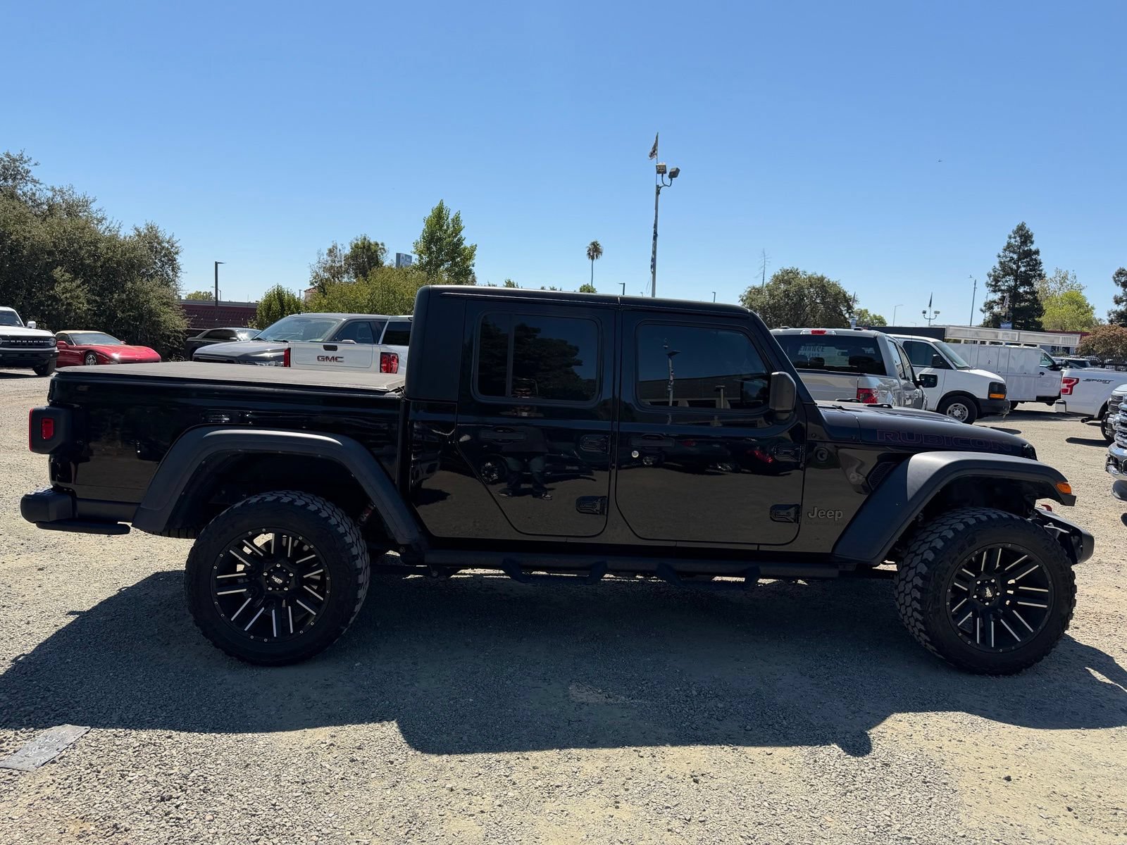 Used 2021 Jeep Gladiator Rubicon w/ Trailer Tow Package AWD/4WD image 6