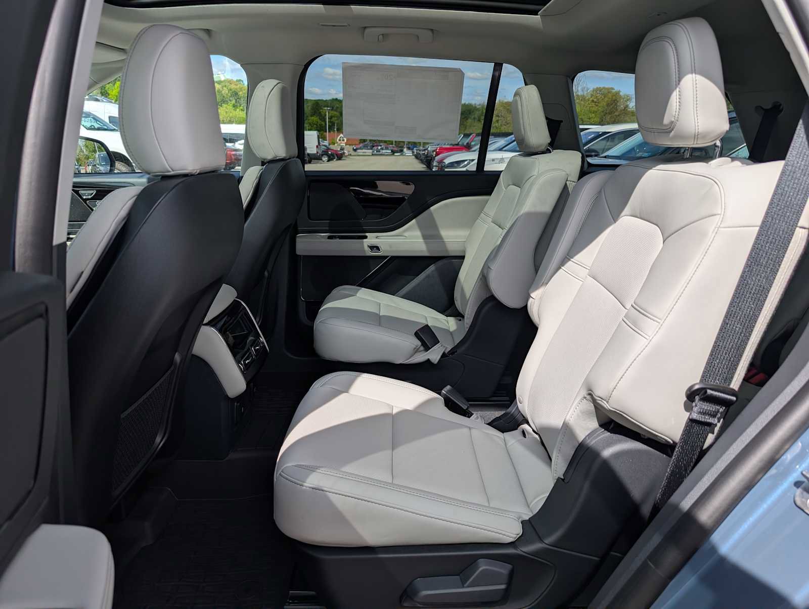 New 2026 Lincoln Aviator AWD image 19