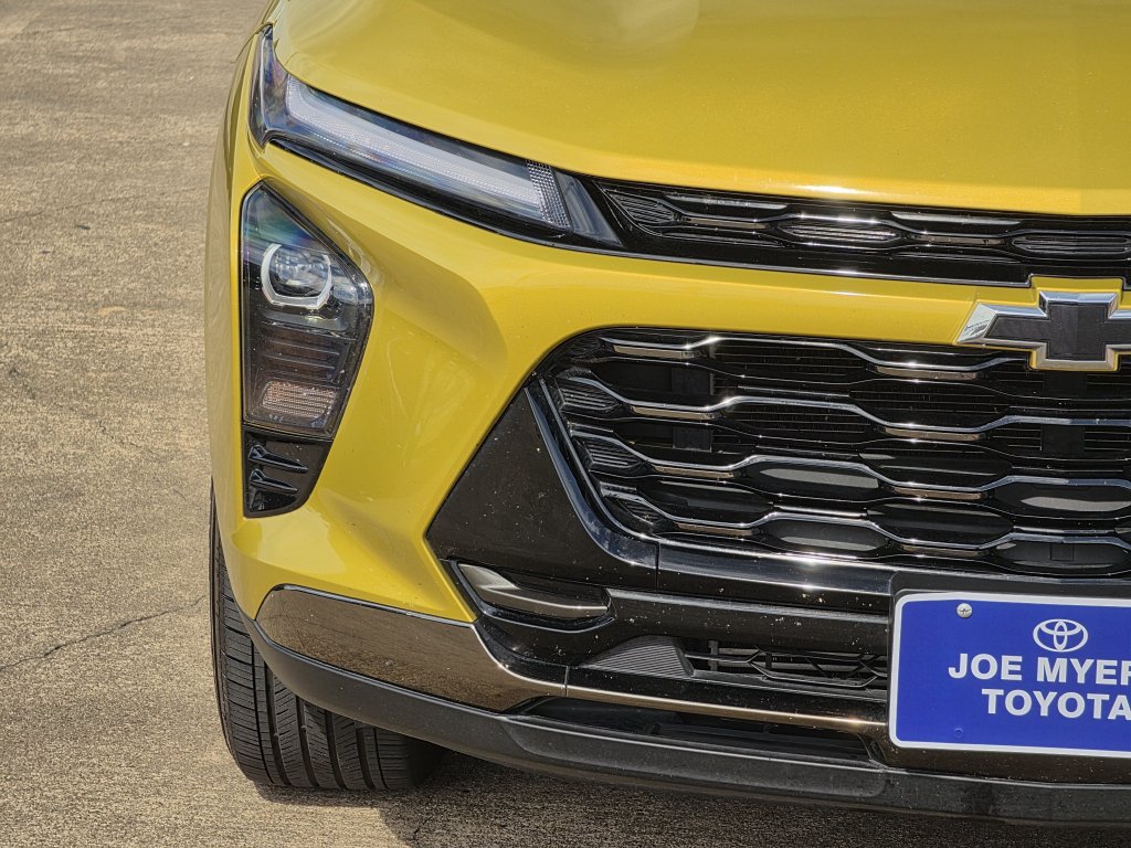 Used 2025 Chevrolet Trax ACTIV w/ Sunroof Package FWD image 5