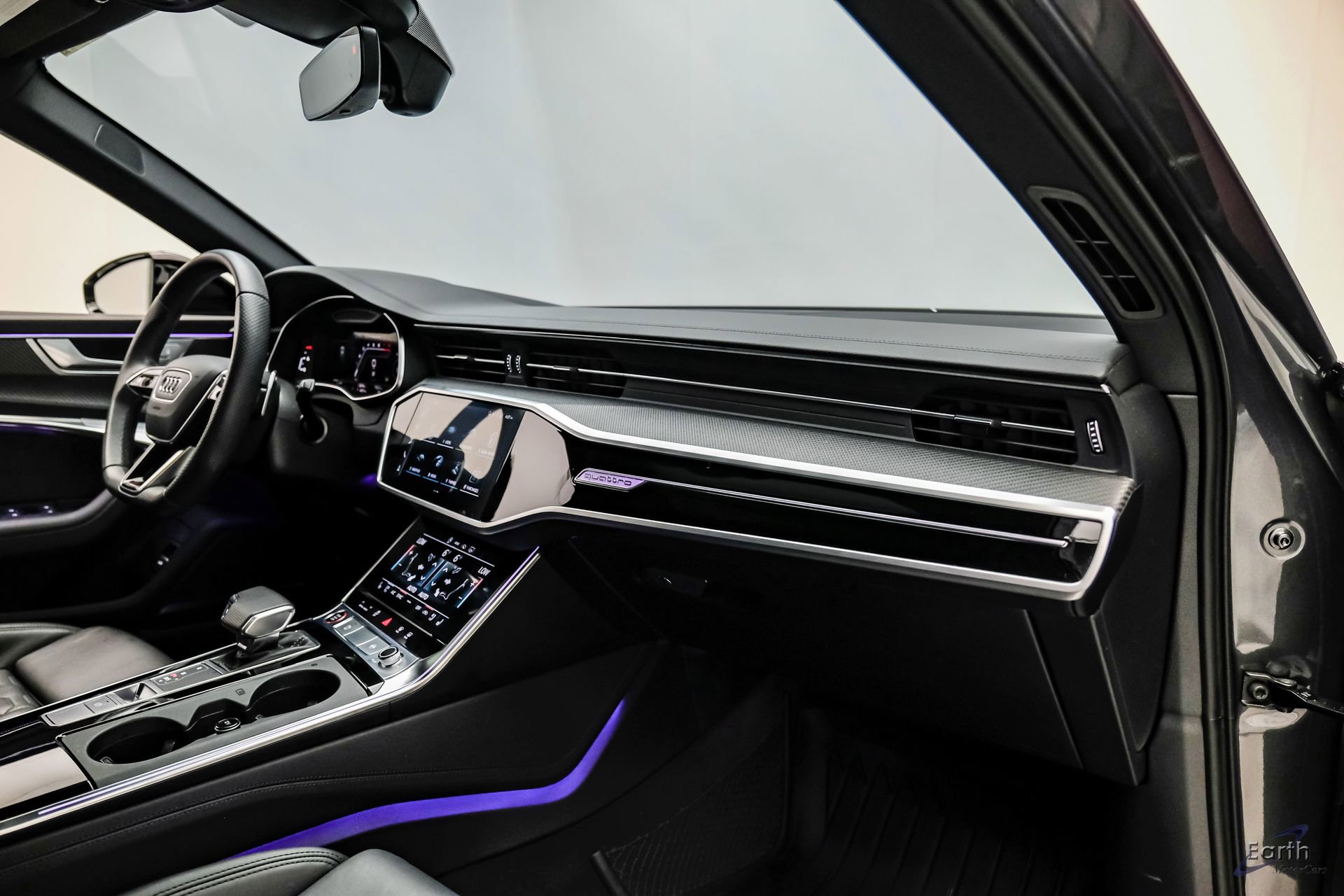 Used 2023 Audi RS 6 w/ Black Optic Package image 57