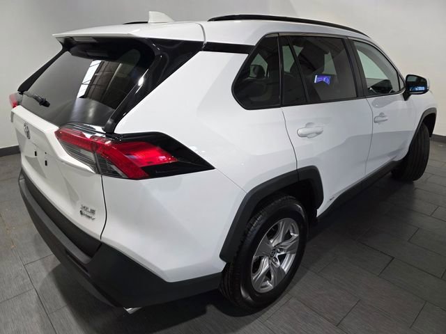 Used 2025 Toyota RAV4 XLE AWD/4WD image 5
