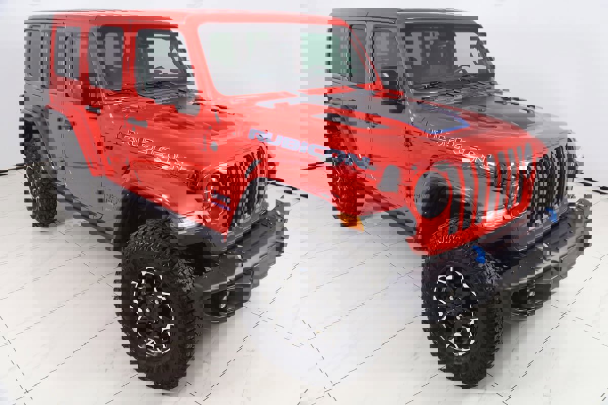 Used 2021 Jeep Wrangler Unlimited Rubicon 4xe w/ Steel Bumper Group image 17