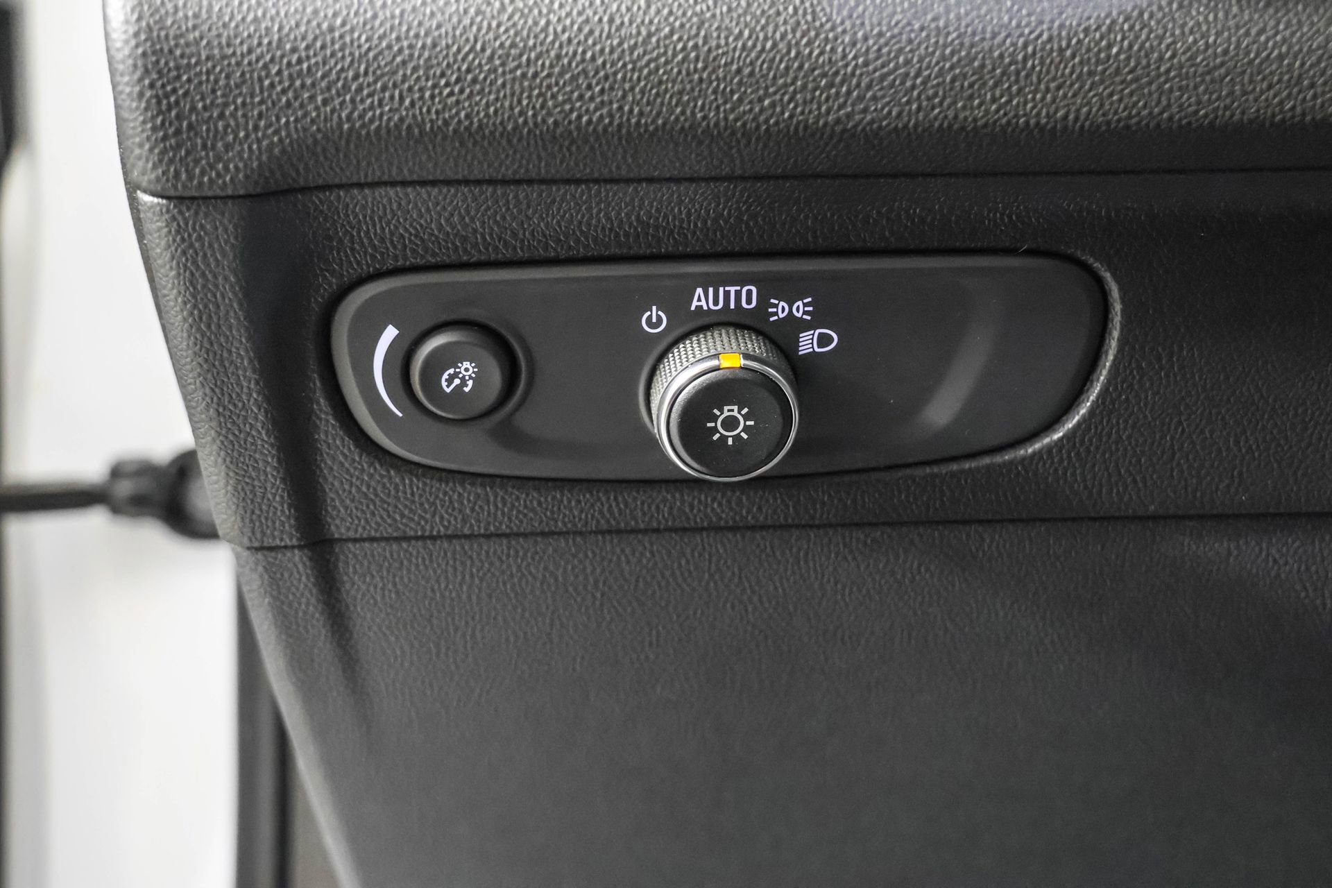 Used 2023 Buick Envision Essence w/ Sport Touring Package image 26